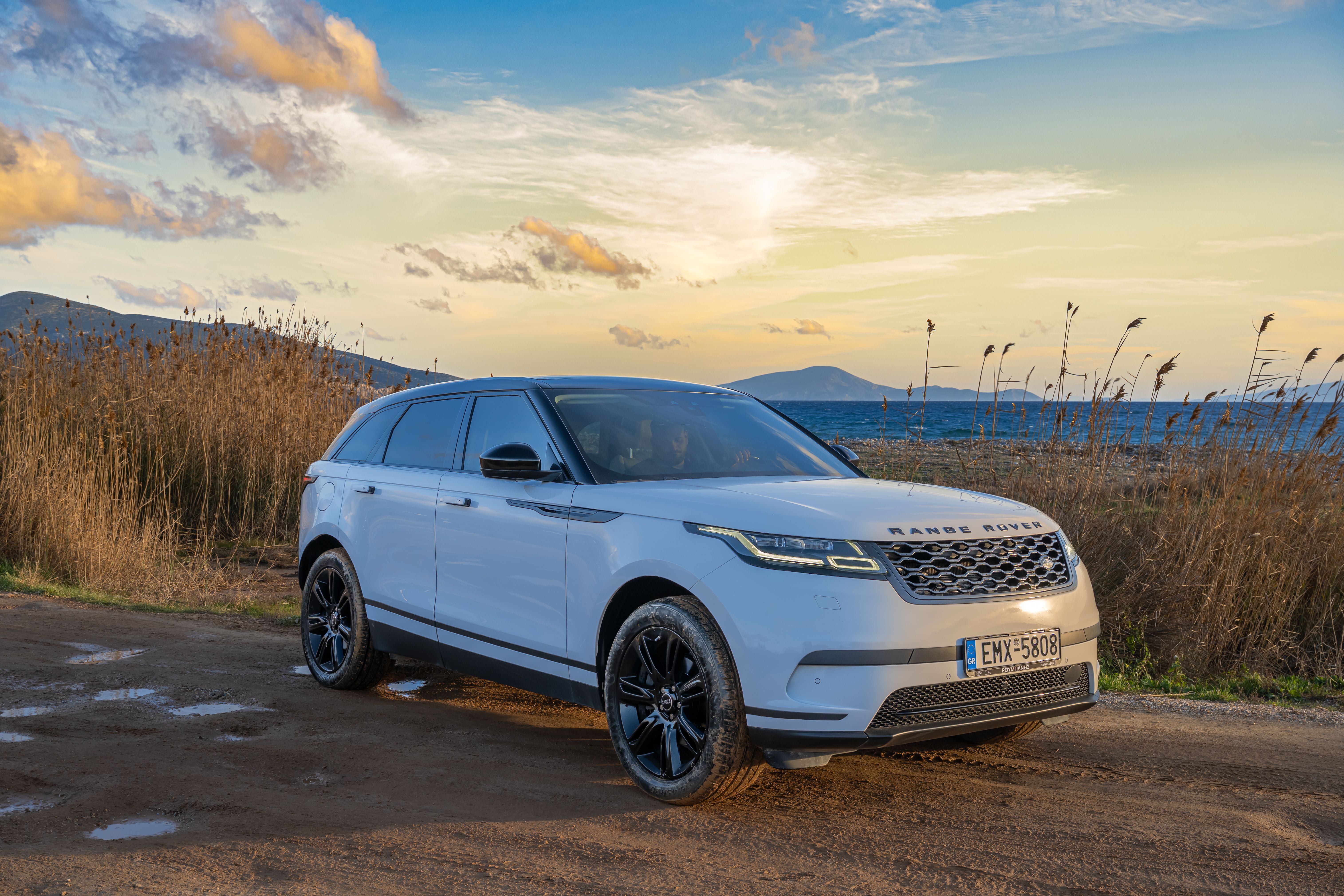 Range Rover near Agia Anna Beach of Naxos